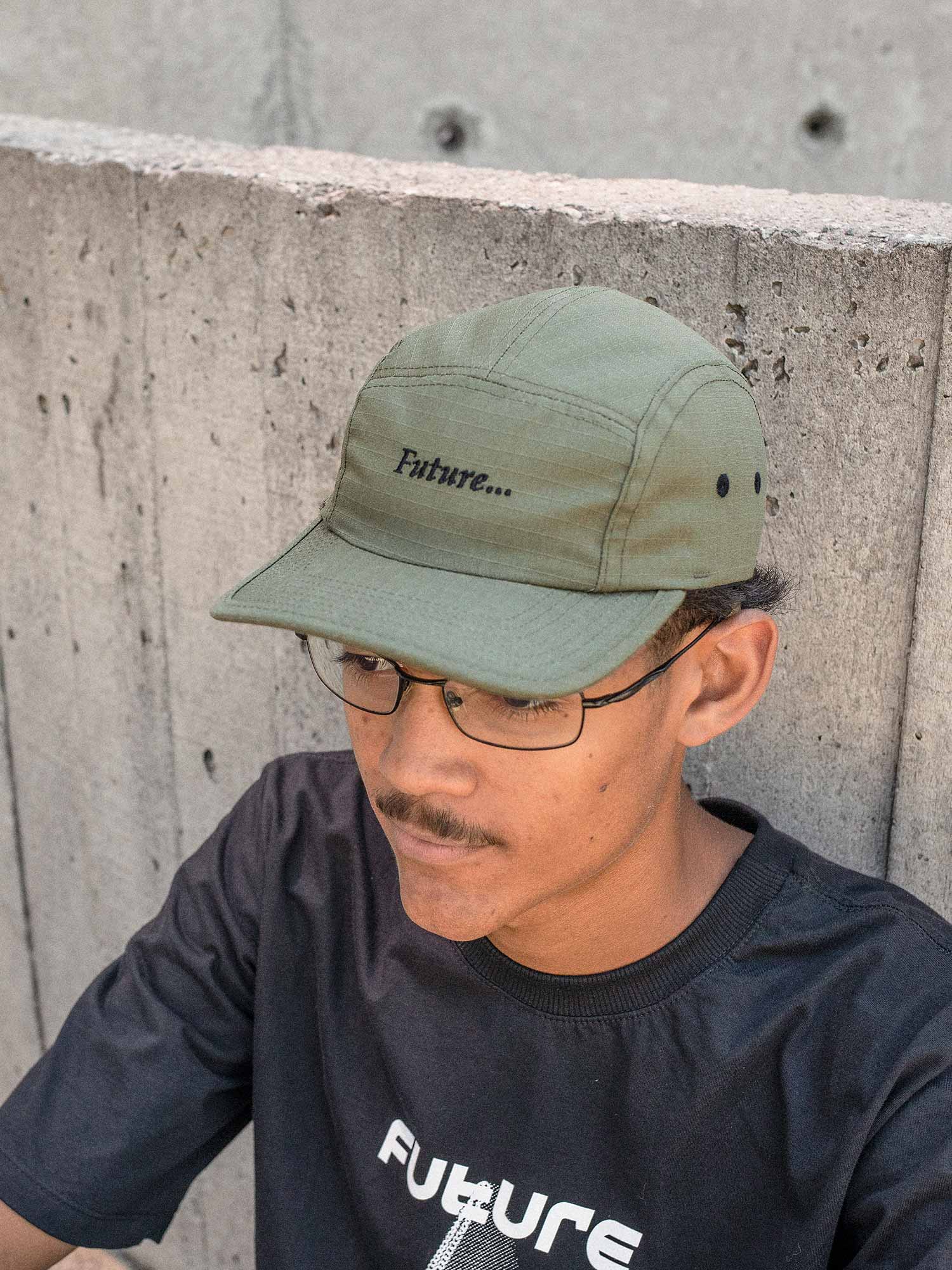 Bone-5-Panel-Future-Reticencias-Verde-Lifestyle