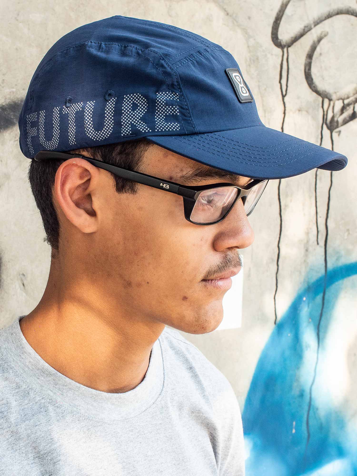 Bone-5-Panel-Future-Working-Azul-Perfil-2-Ambiente