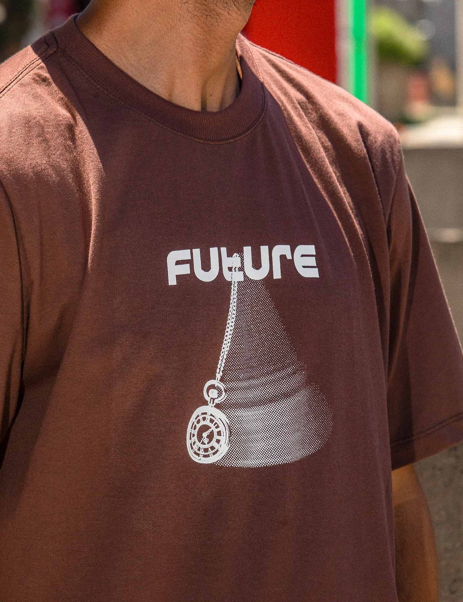 Camiseta-Future-Master-Plan-Marrom-Lifestyle-Close