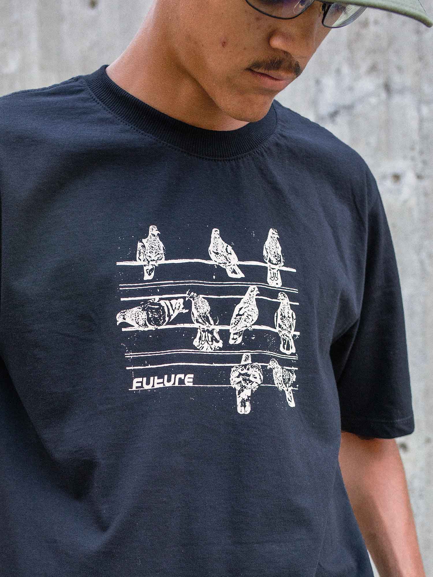 Camiseta-Future-Pigeon-Preta-Lifestyle